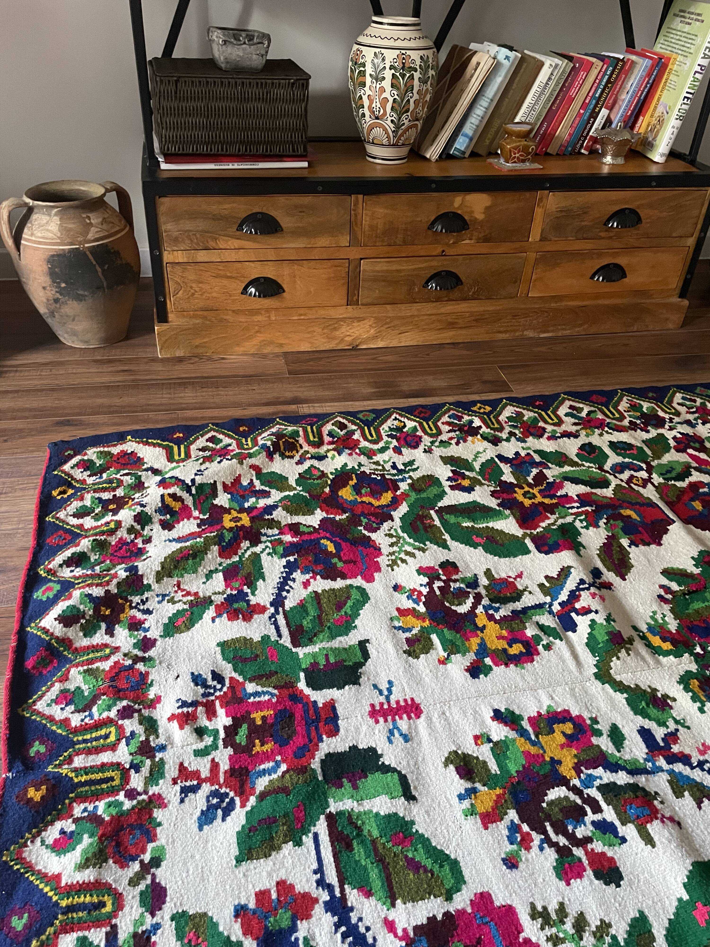 White vintage floral rug made by hand in Romania, beautiful flowers