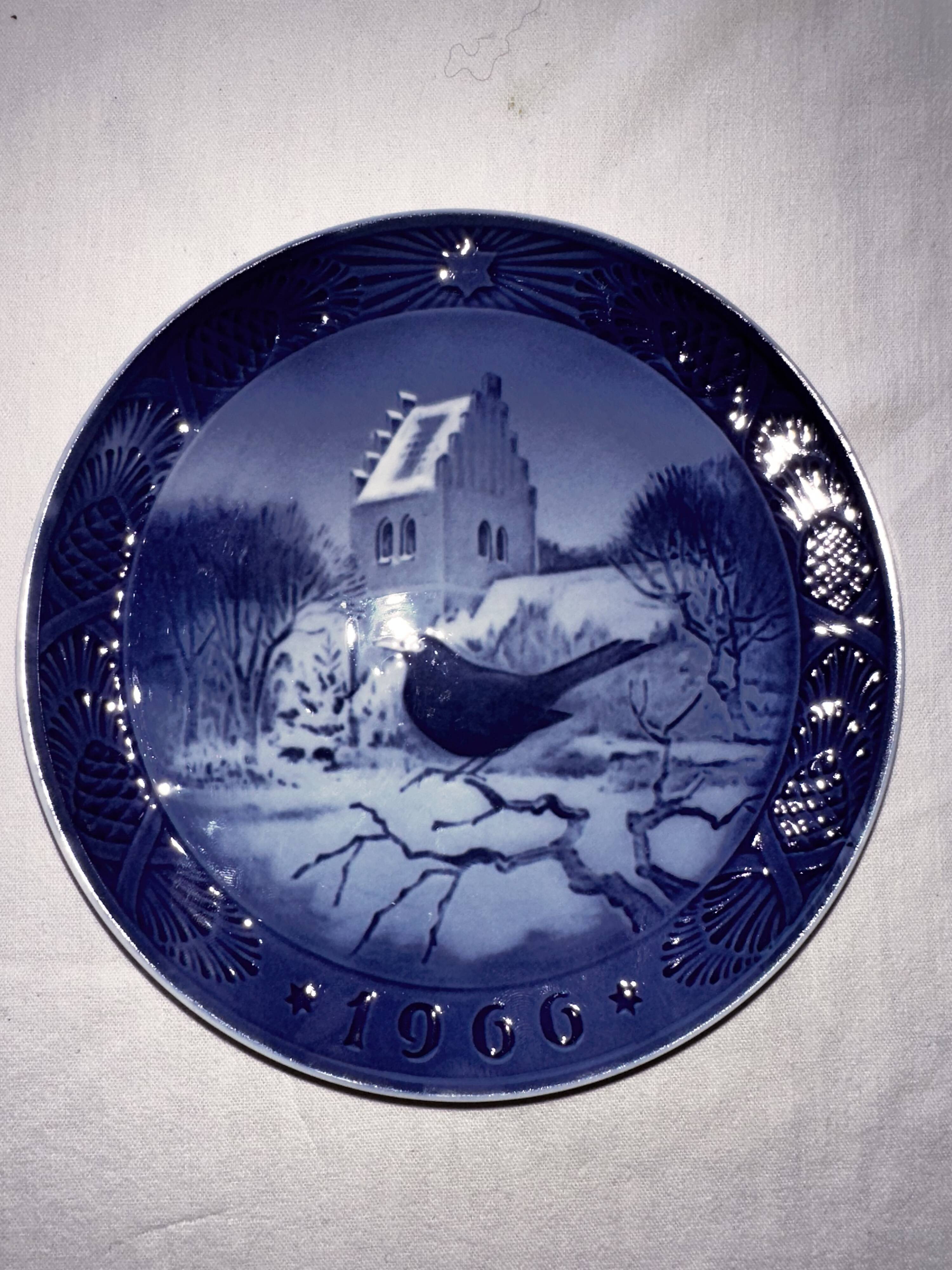 Royal Copenhagen porcelain Christmas plate 1966