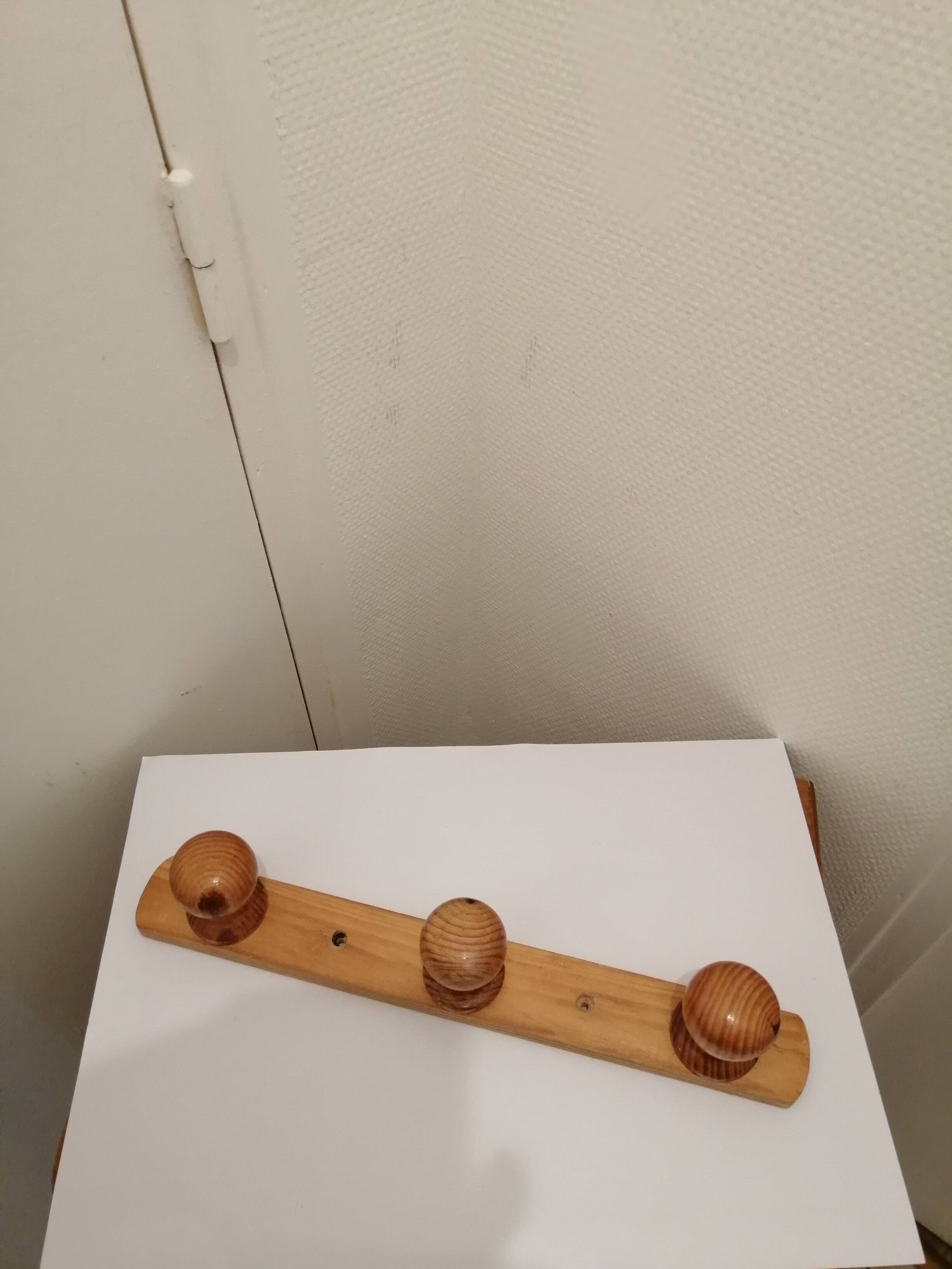 Wooden wall coat rack 3 pateres