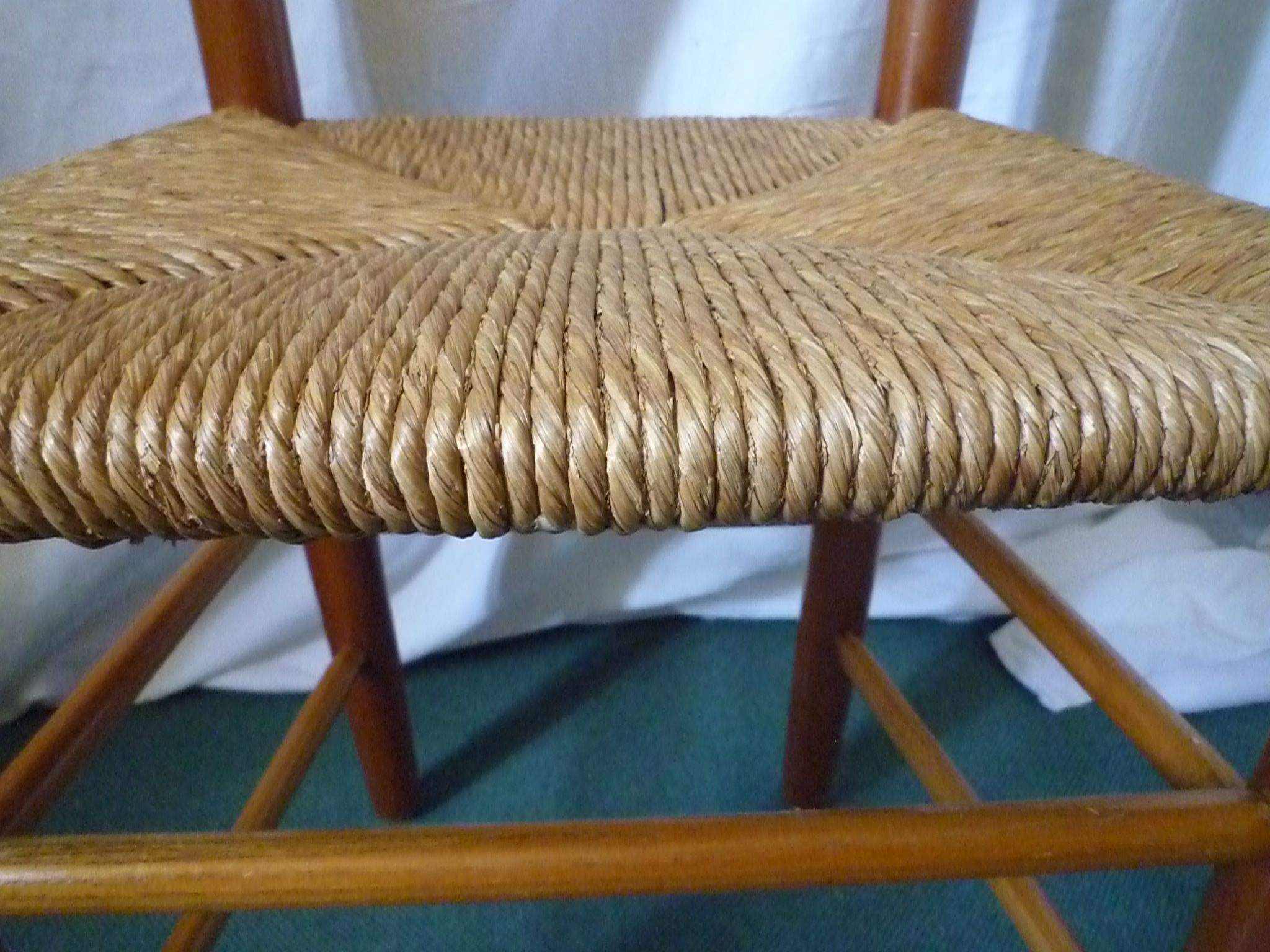 Deux chaises design brutalist