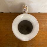 Pichet ancien en céramique de Moustiers blanche décor peint, France