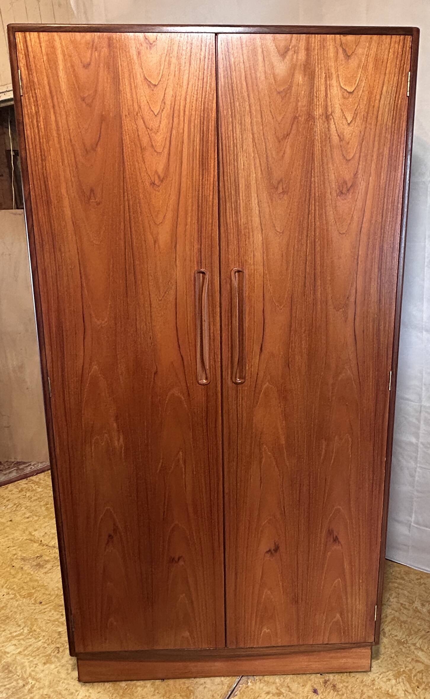 Mid-Century Retro Vintage Teak Wardrobe by GPlan – Fresco Range 1960s