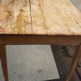 Table de ferme à tiroir