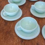 Set of 9 cups and saucers in opaline.