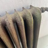 Ancien radiateur sur pied a huit lames fleuries en fonte de fer XX siècle