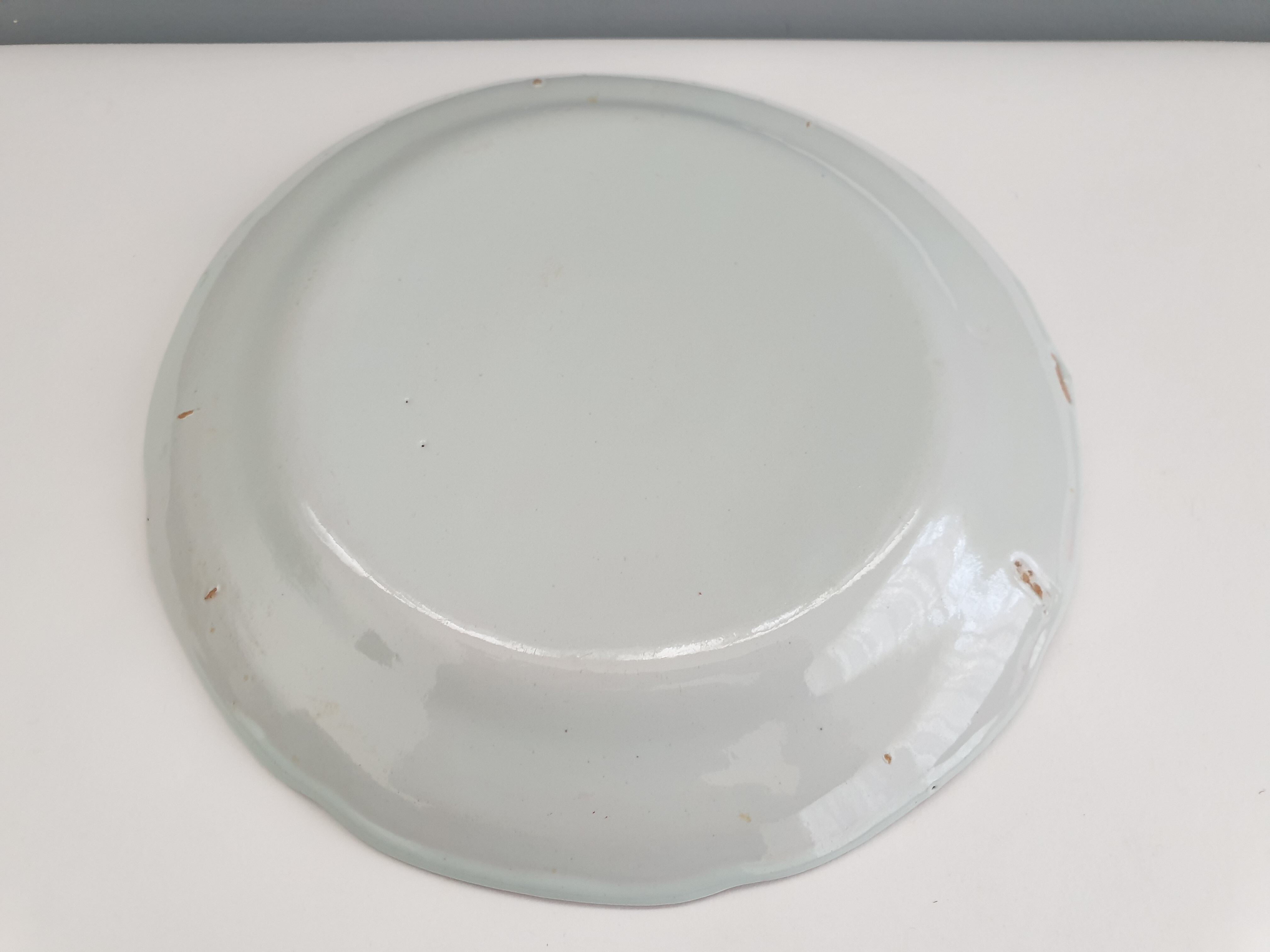 Ancient eastern earthenware plate, Les Islettes