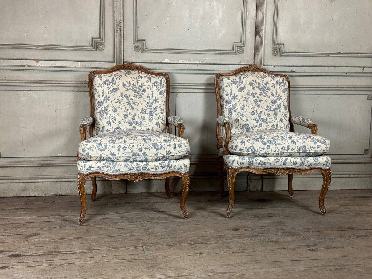 Pair Of Louis XV Queen Armchairs In Carved And “chené” Wood, 18th Century