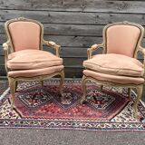 Paire de fauteuils cabriolets de style Louis XV