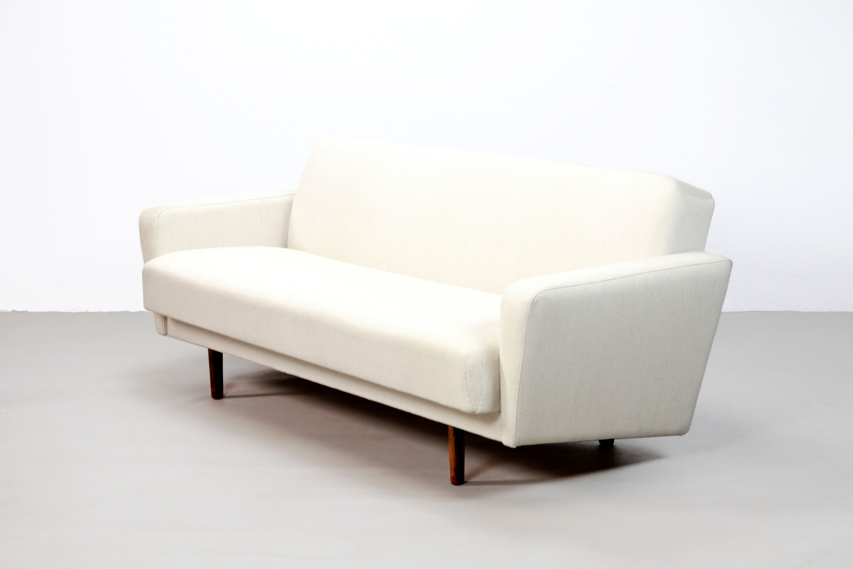 Vintage white Danish design sofa bed