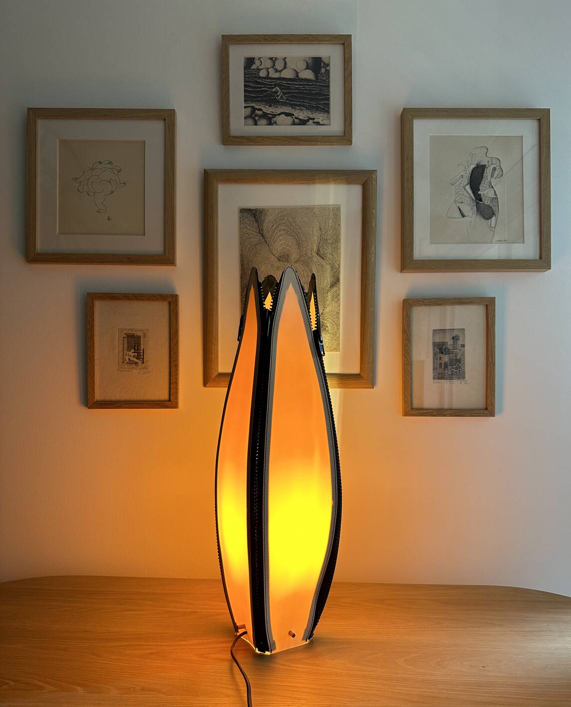 Large vintage PopArt zipped lamp. Italy, 1980s.