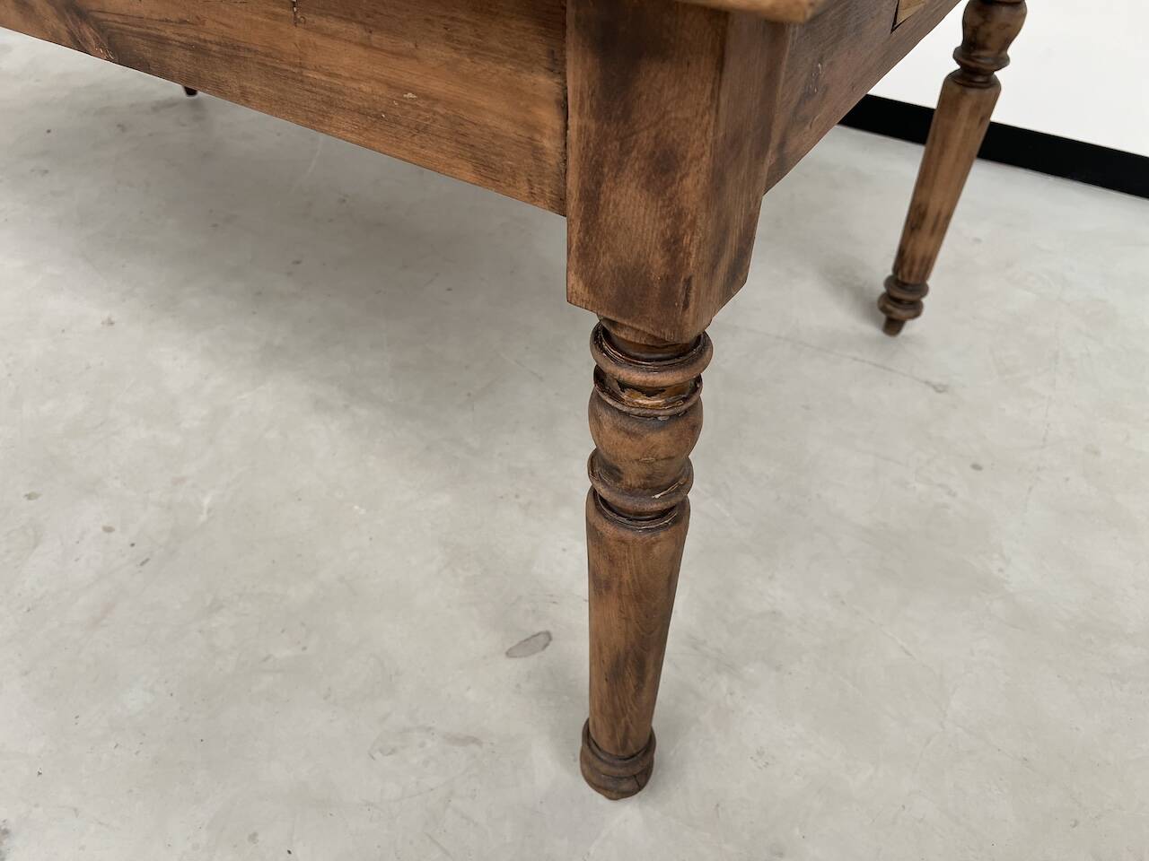 Antique farm table from the 1950s, with 3 drawers and turned legs