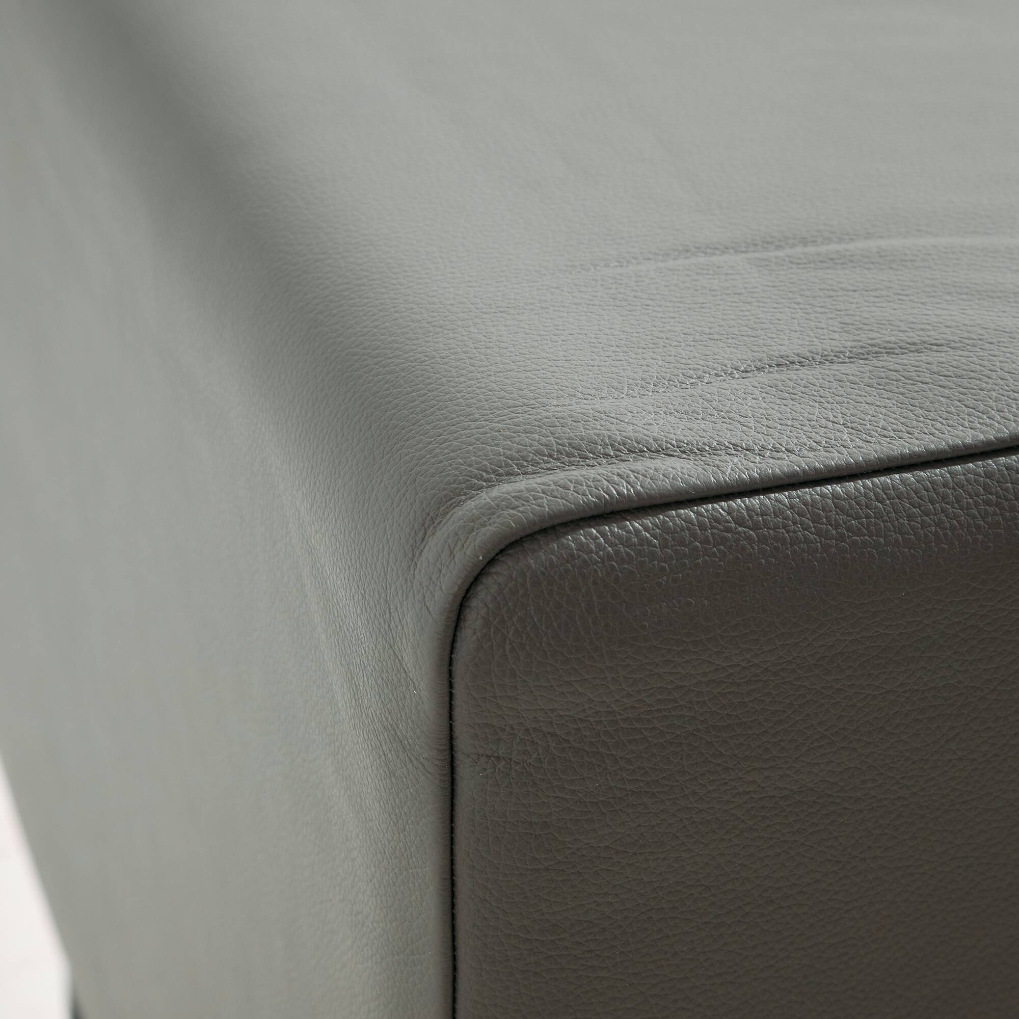 MK10490 Brix lounge chair by Kensaku Oshiro for Viccarbe