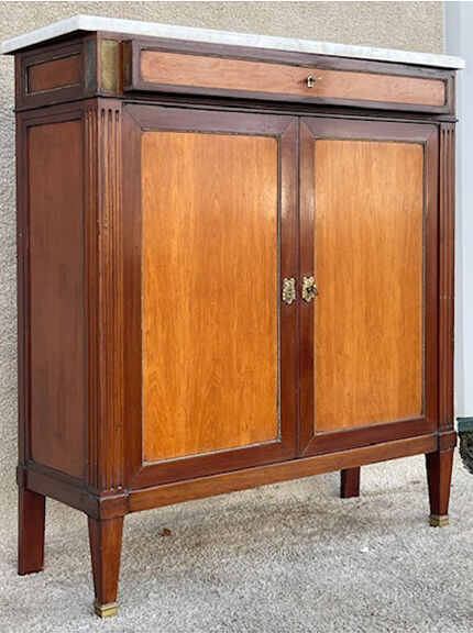 Buffet de style Louis XVI