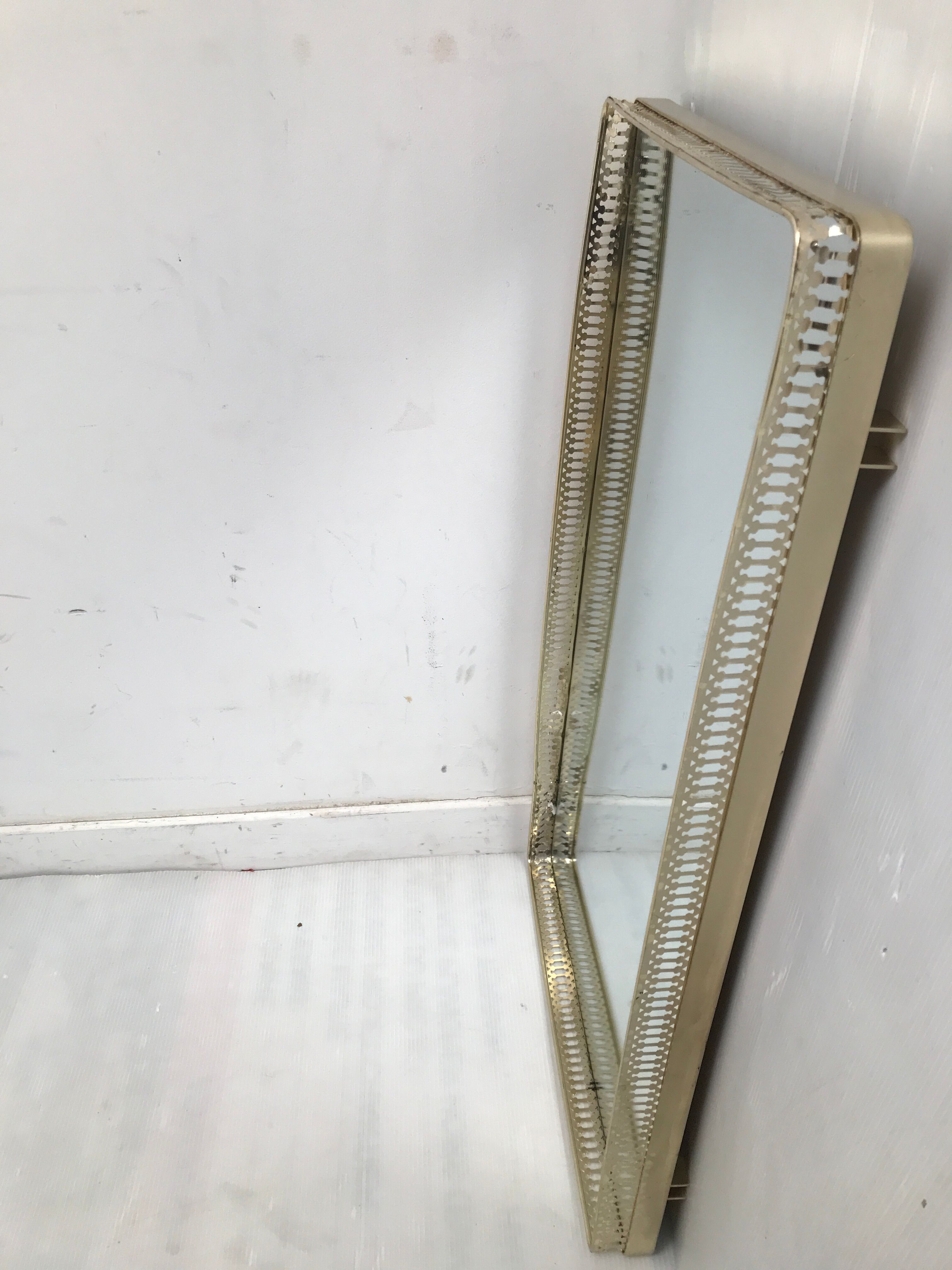 Desert with mirror glass trays