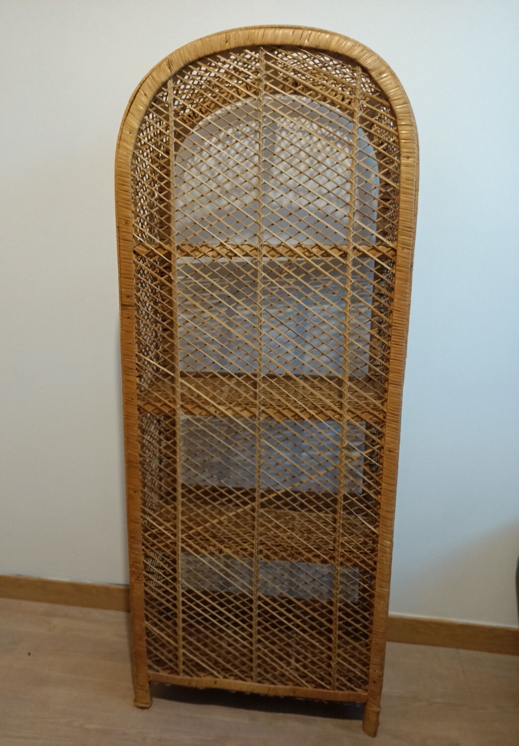 Round rattan shelf
