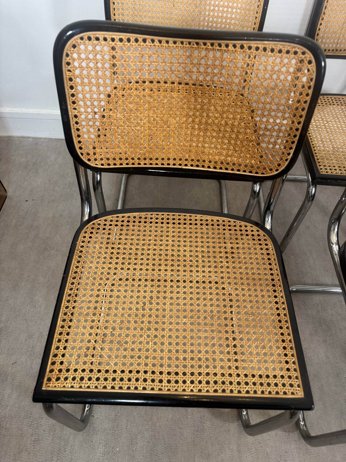 Lot de quatre chaises Marcel Breuer Cesca b32