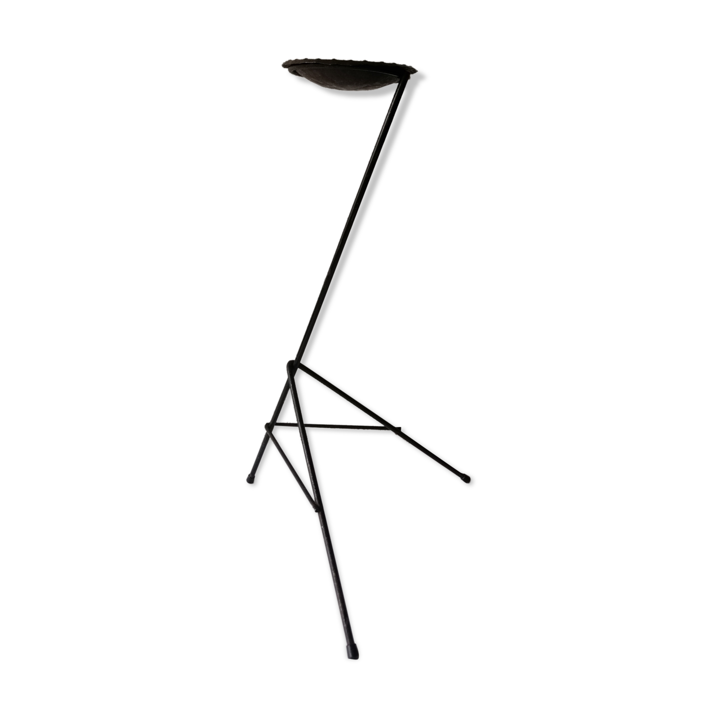 Metal tripod ashtray