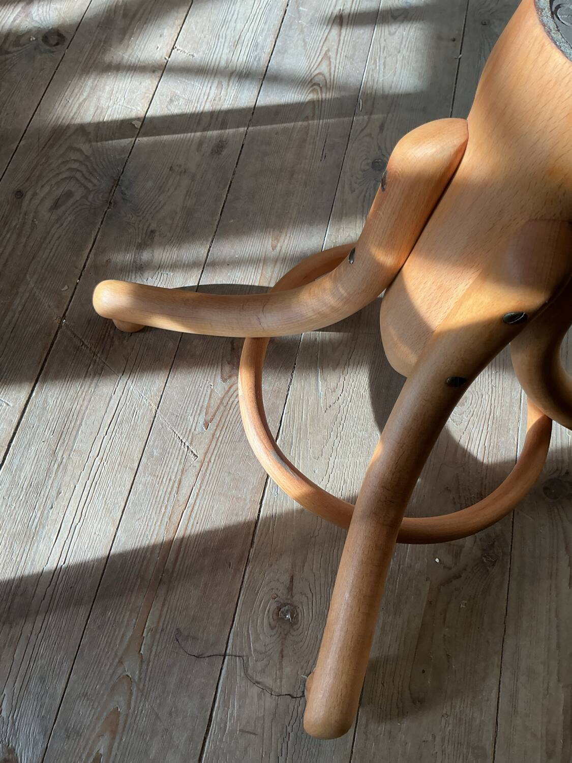 Thonet screw stool