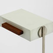 Lampe de table en métal léger en teck Kaiser Leuchten des années 1960.