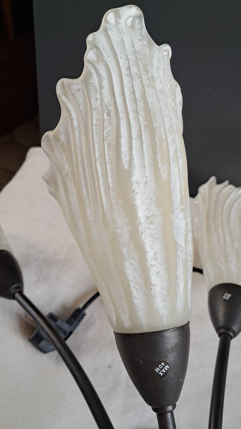 Triple flower lamp in metal and glass