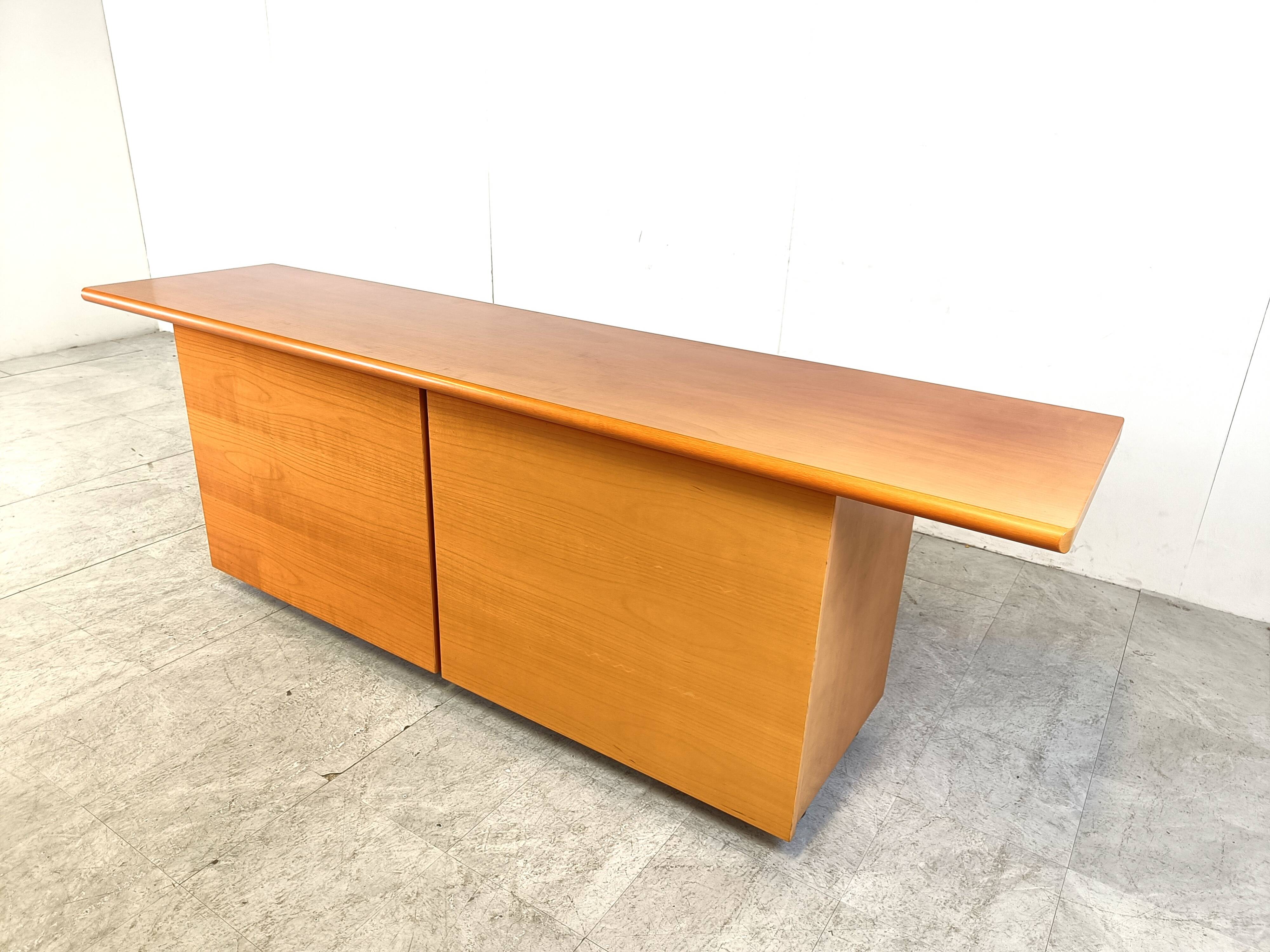 Buffet italien en bois à portes coulissantes, années 1990