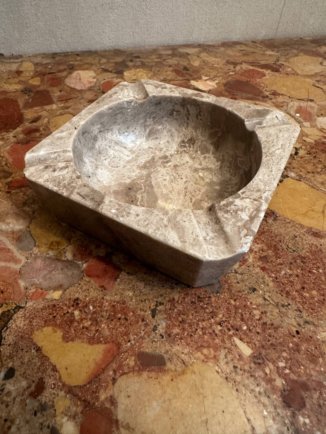 Ashtray, beige marble catch-all.