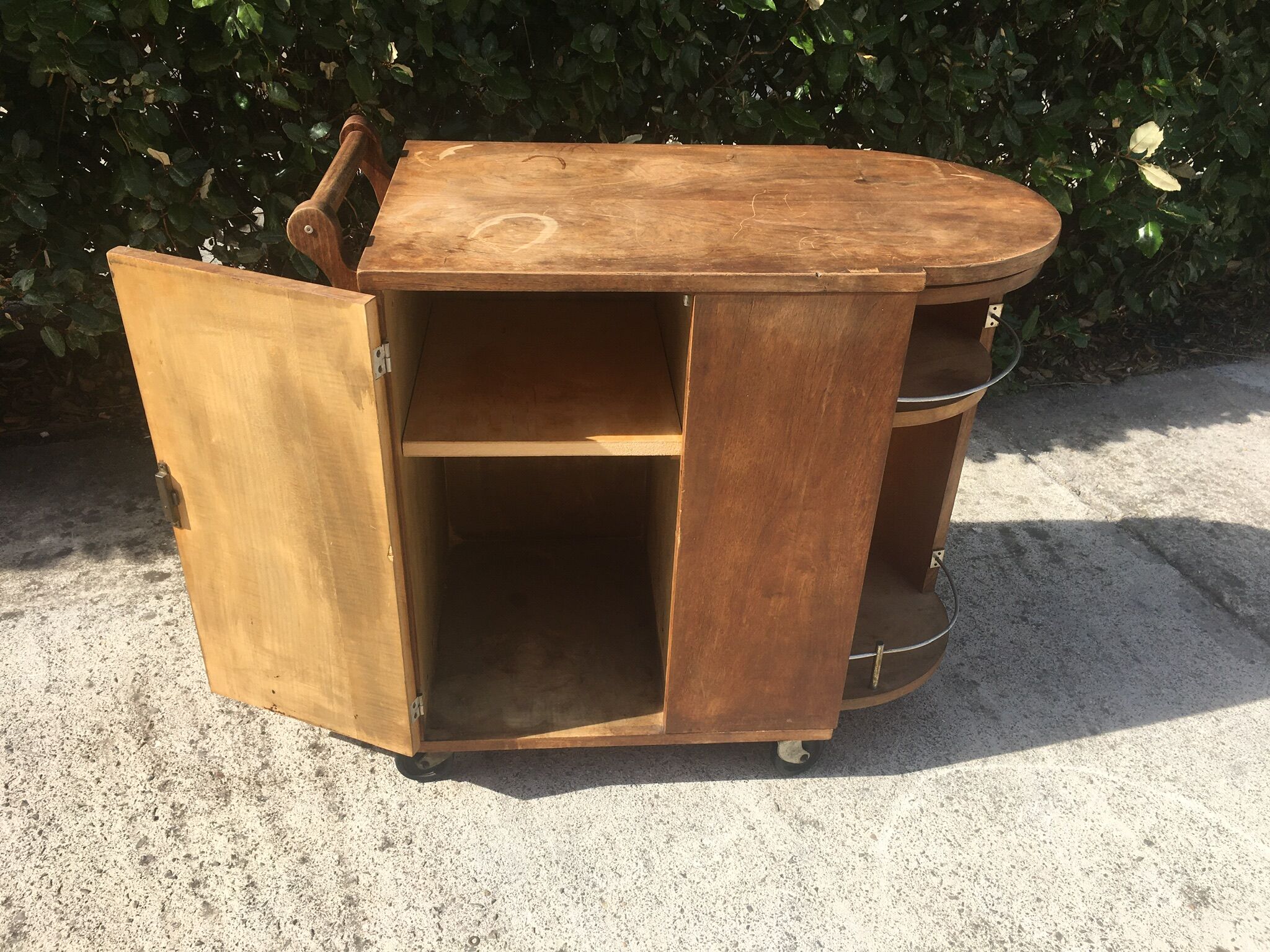 Art deco rolling bar