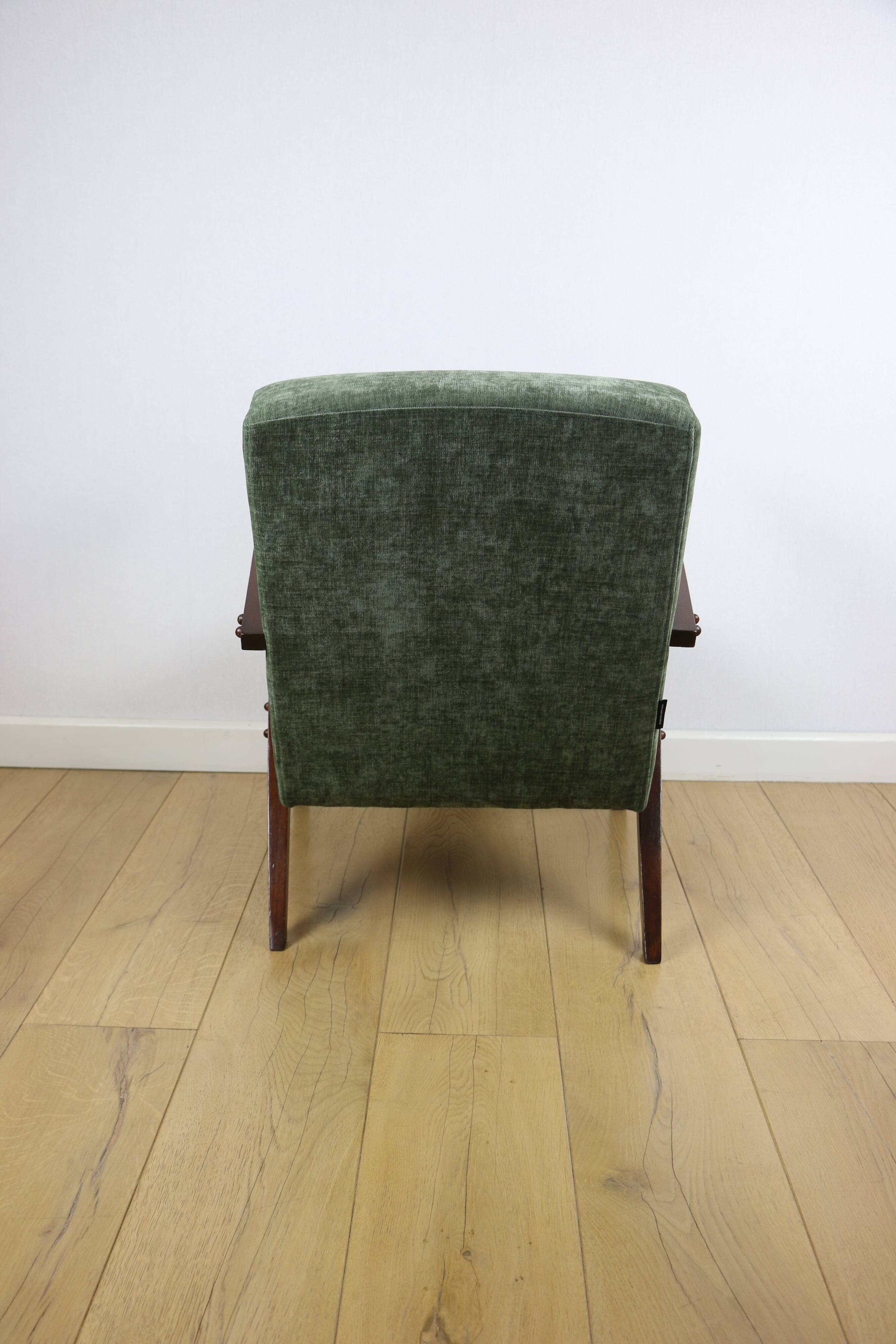 Fauteuil vintage en velours olive, rénové
