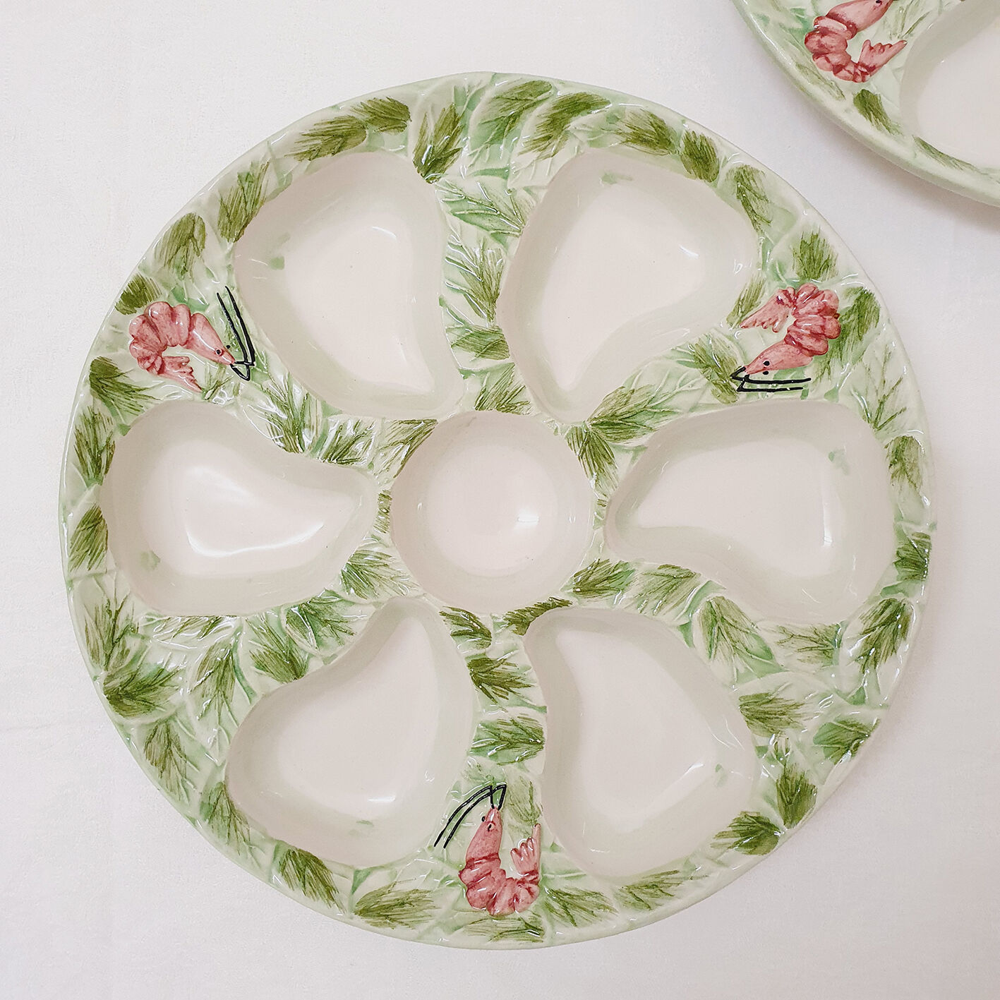 Lot 2 oyster plates in slip