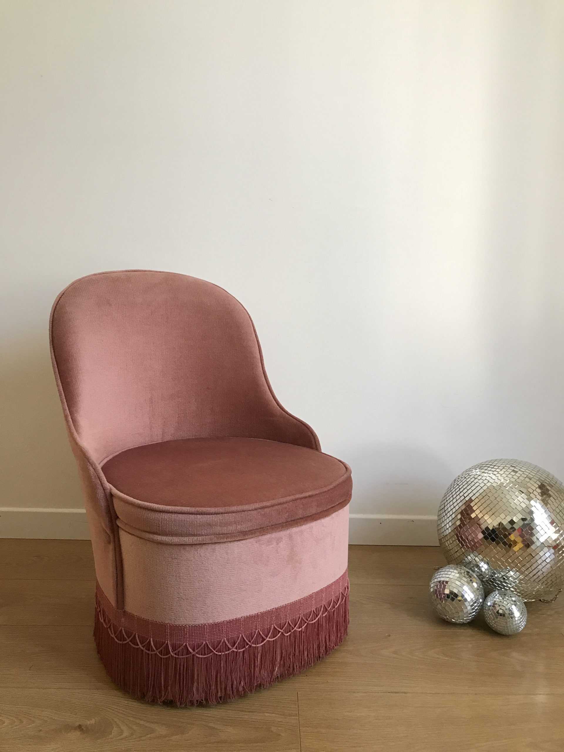 Toad style heater in original pink velvet with trunk