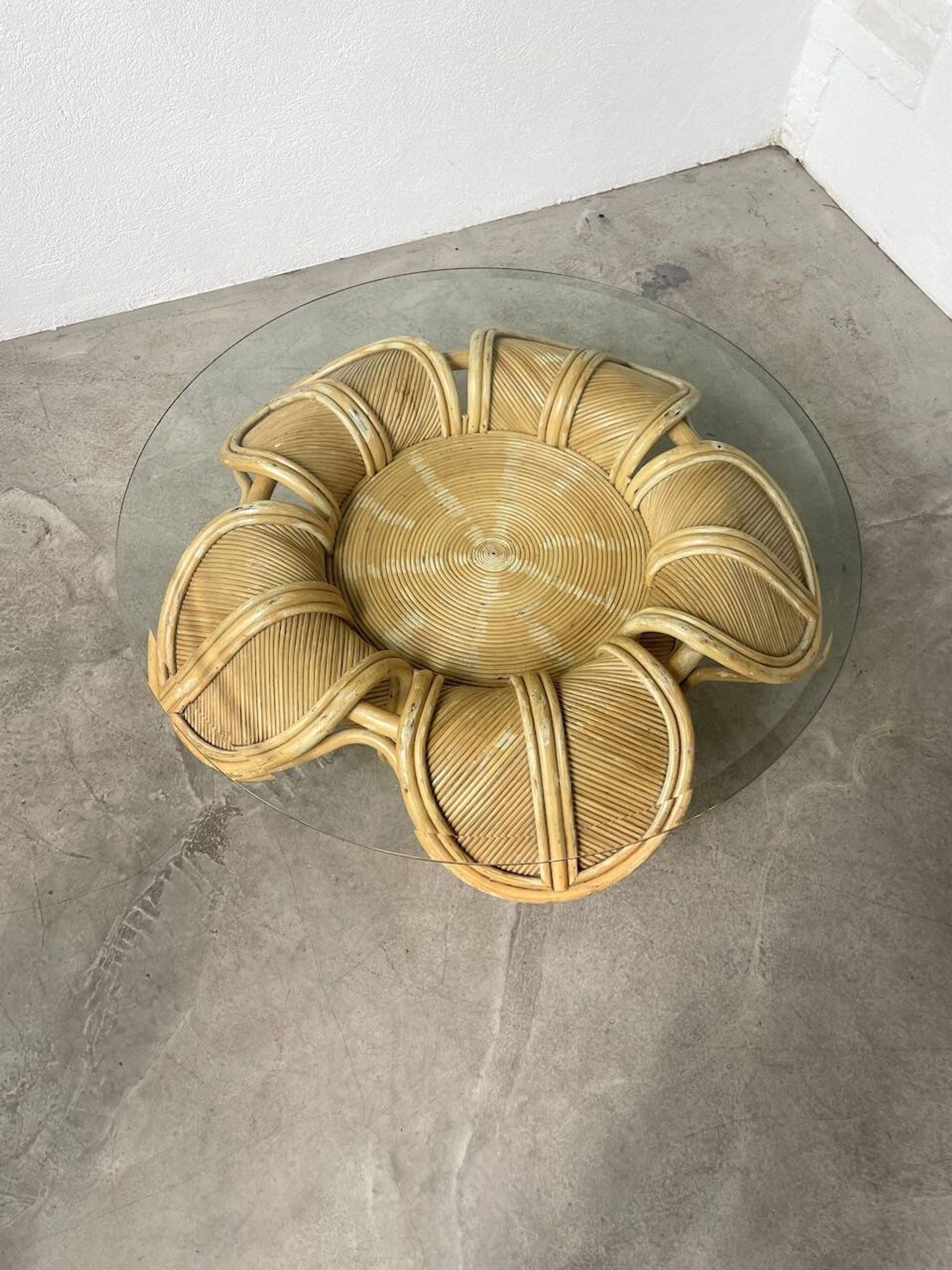 Vivai del sud “flower” rattan coffee table
