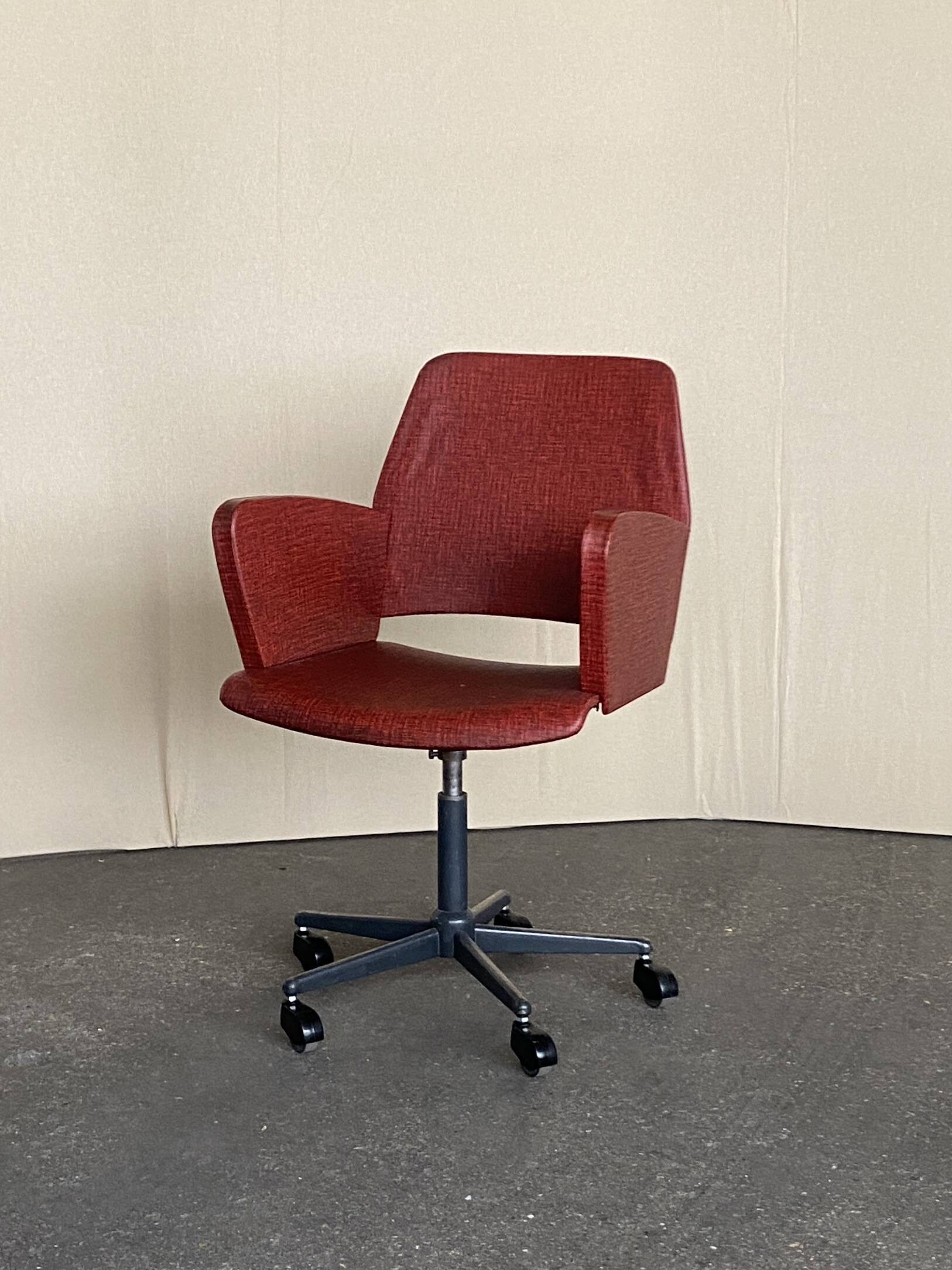Vintage adjustable office chair – red faux leather, 1960-70s