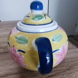 Teapot and milk jug