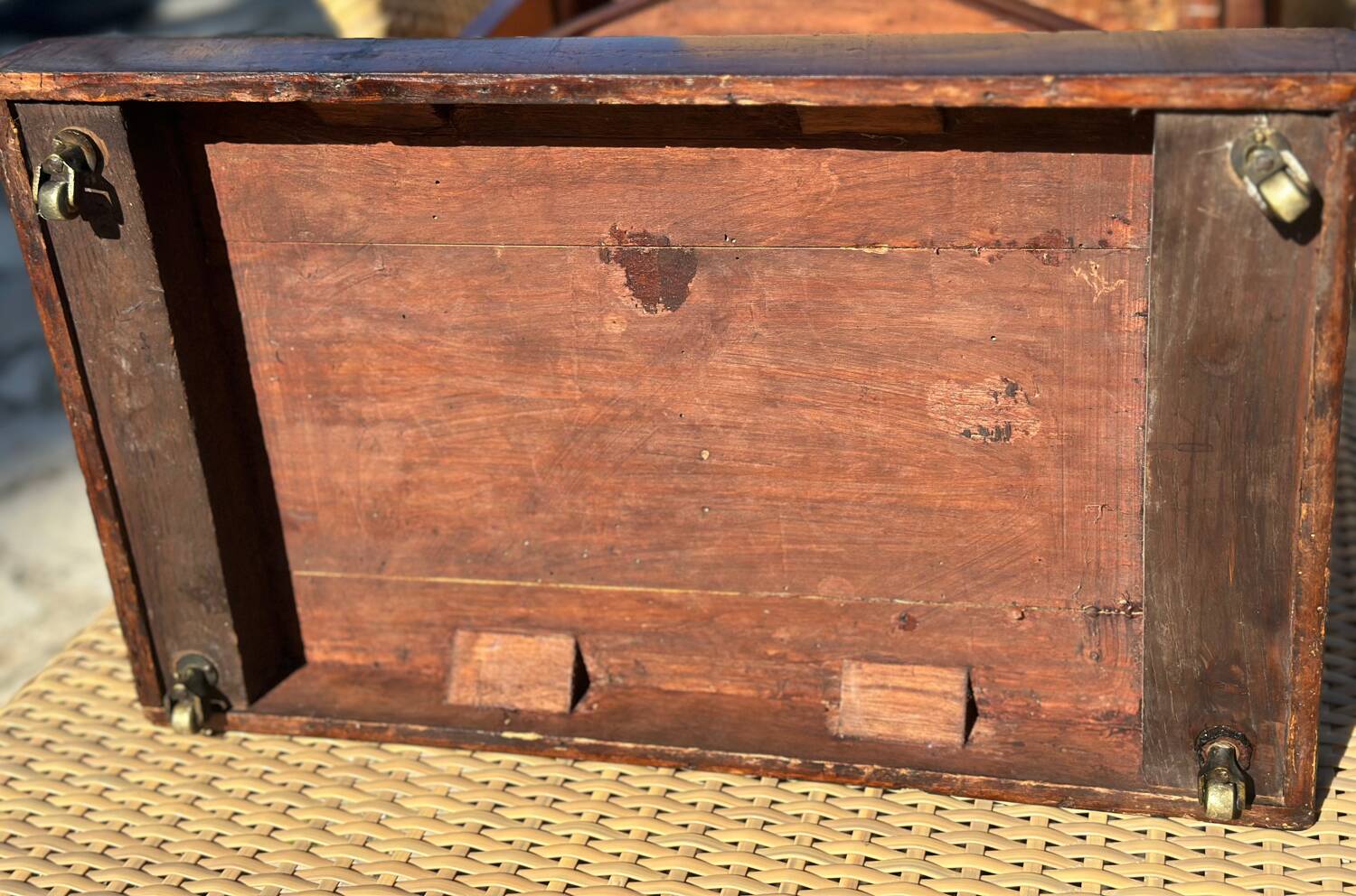 Small Mahogany Empty Pocket Coffee Table, 19th Century