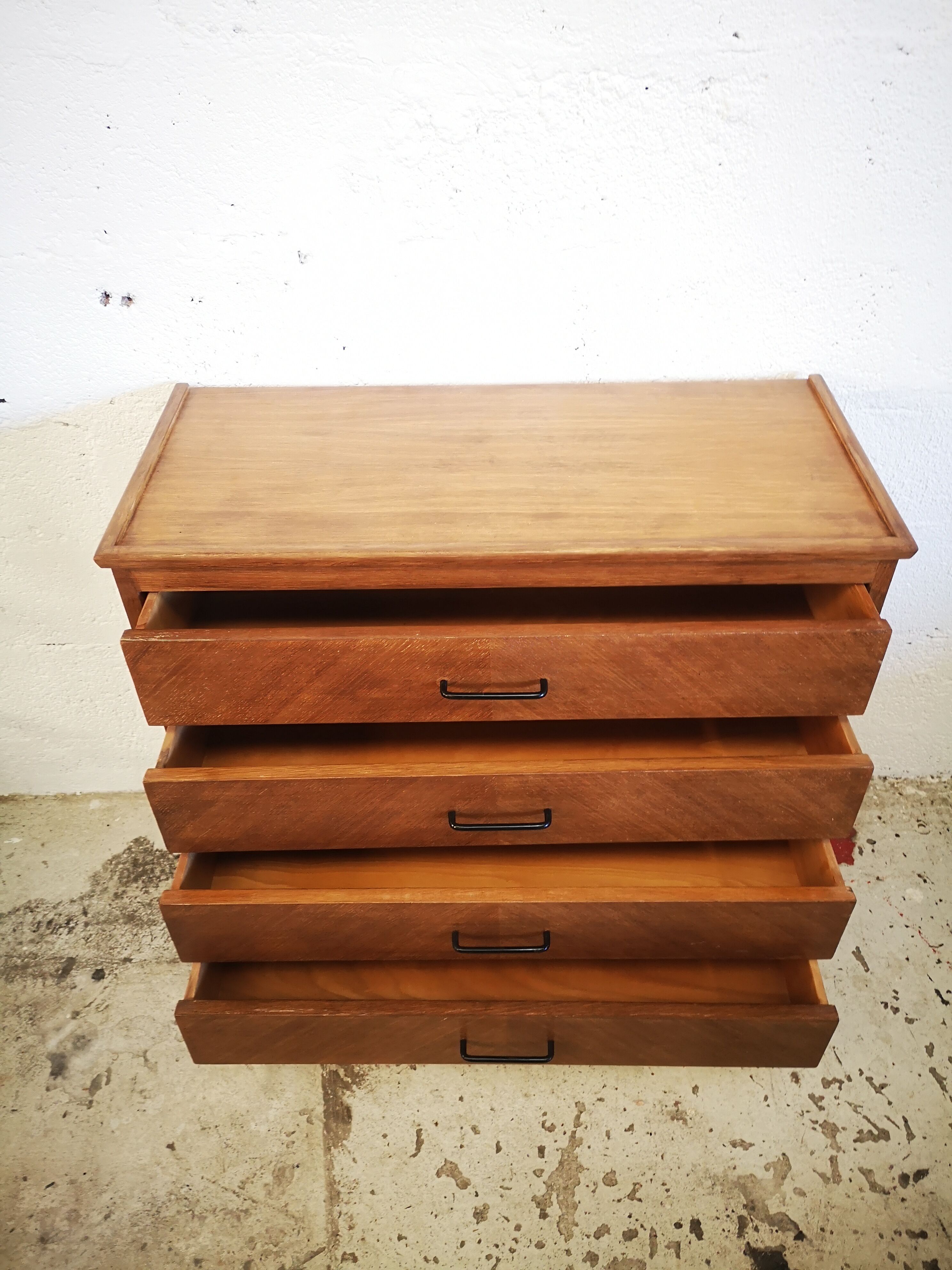 Vintage chest of drawers