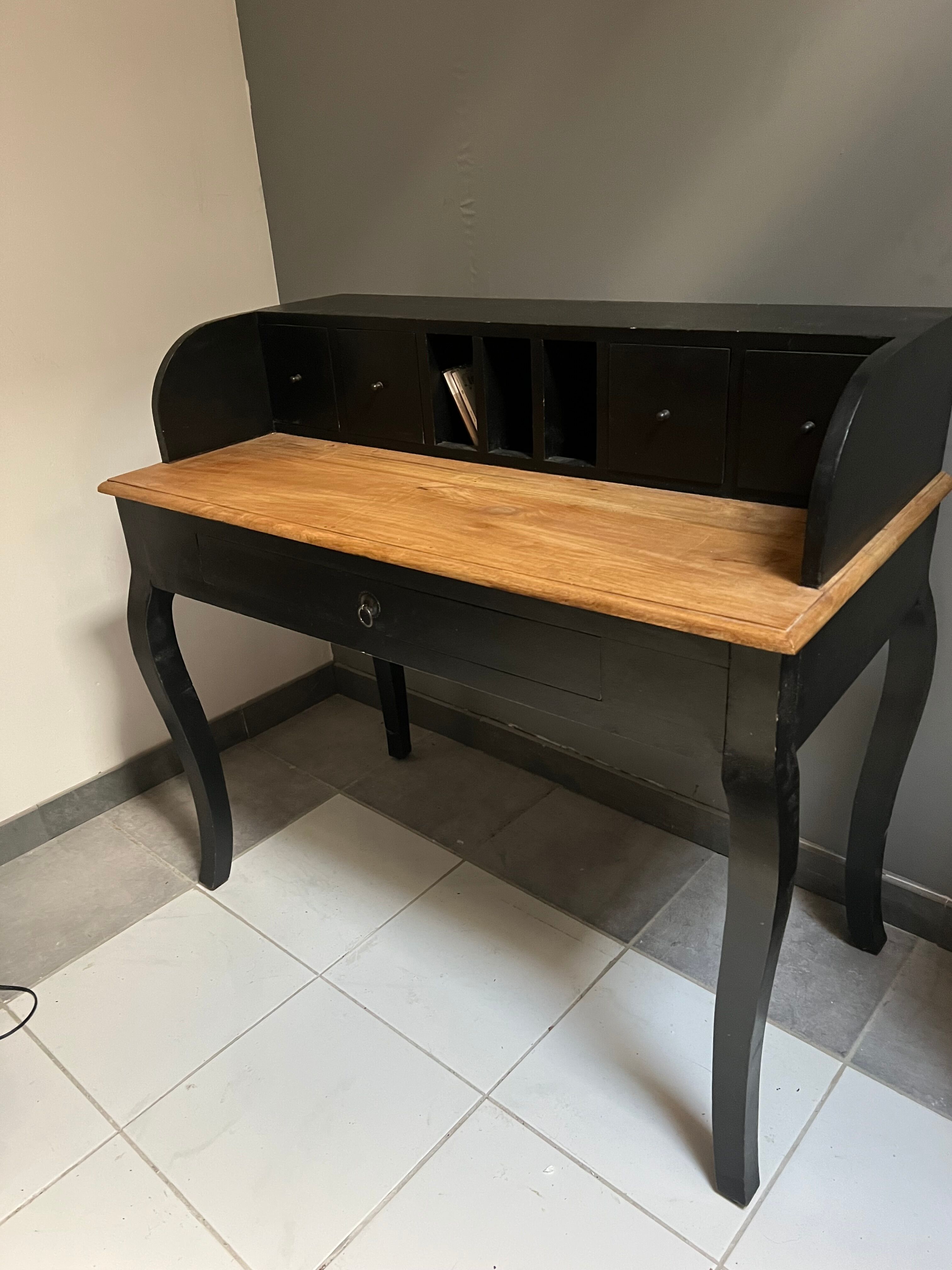 Black stepped wooden desk