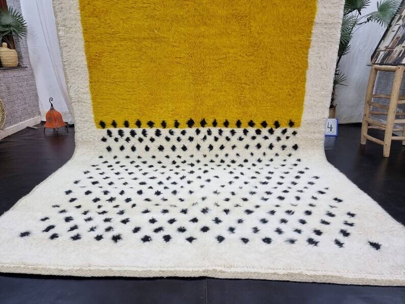 Handmade traditional natural wool rug size 2/3 m