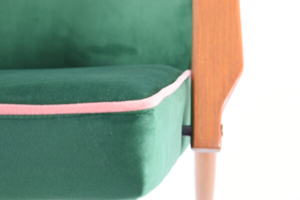 Fauteuil vintage années 1970 velours bouteille verte
