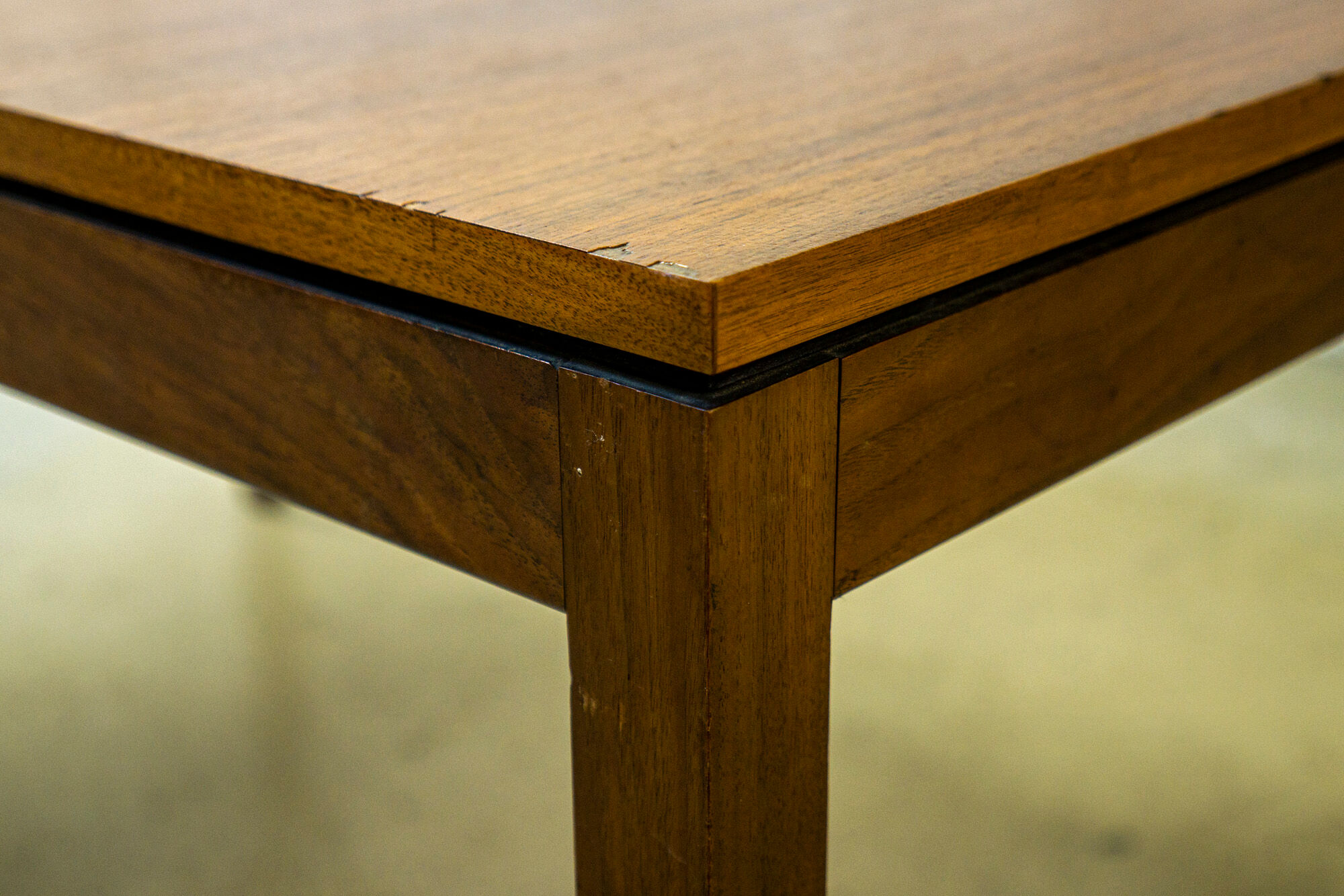 Low extension table in teck Knoll vintage