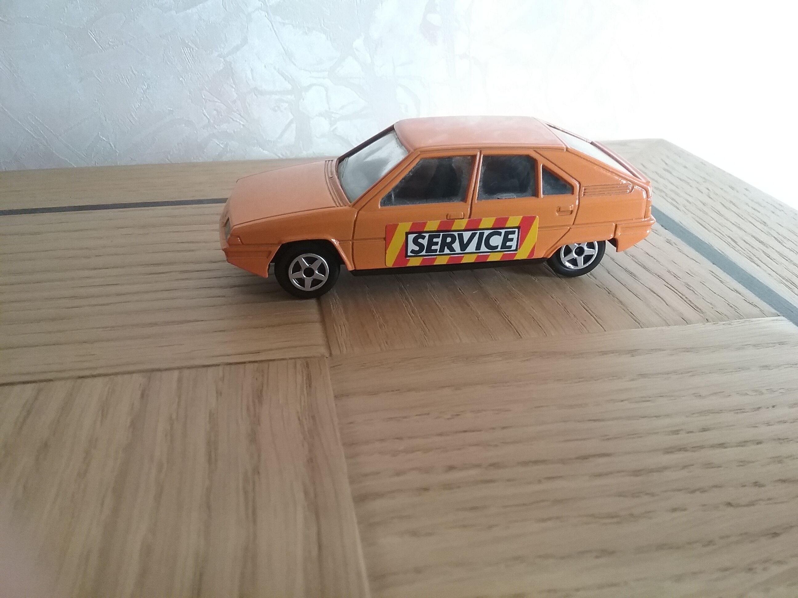 NOREV - JET CAR - Valisette de 12 Modèles - Valise Rouge