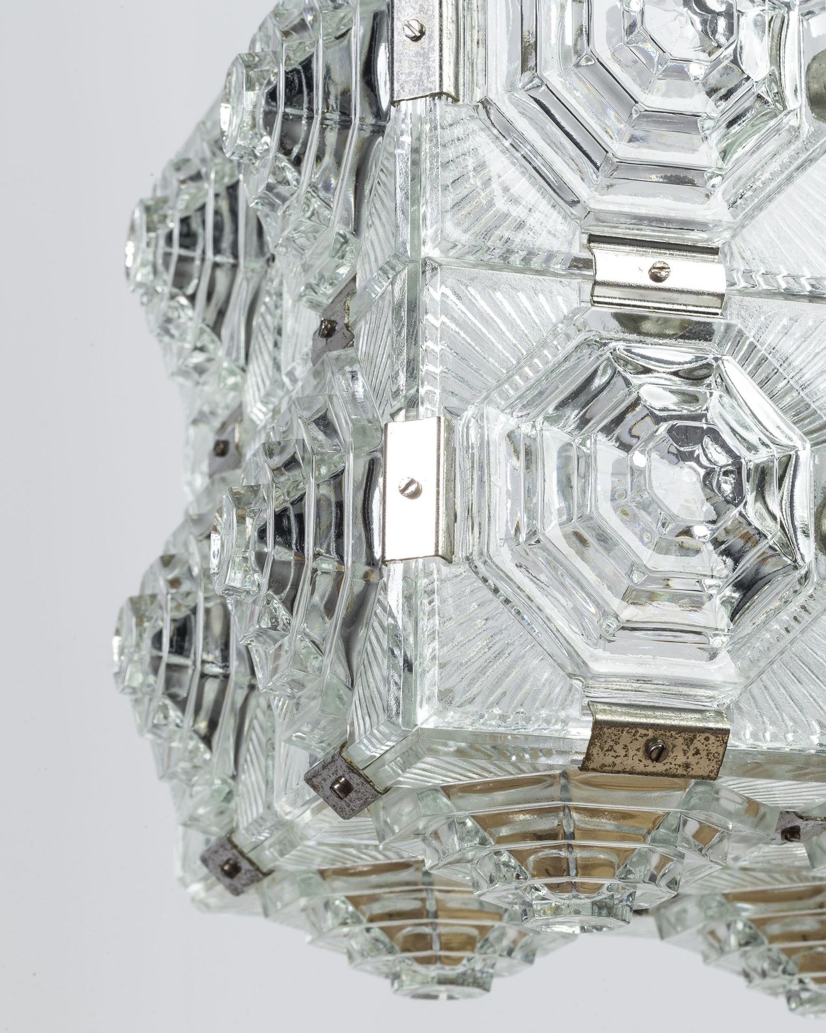 Suspension en cube de verre taillé de Kamenický Šenov, années 1950