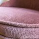 Chauffeuse style crapaud en velours rose