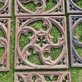 Lot de boiseries anciennes en chêne sculpté - style gothique XIXe
