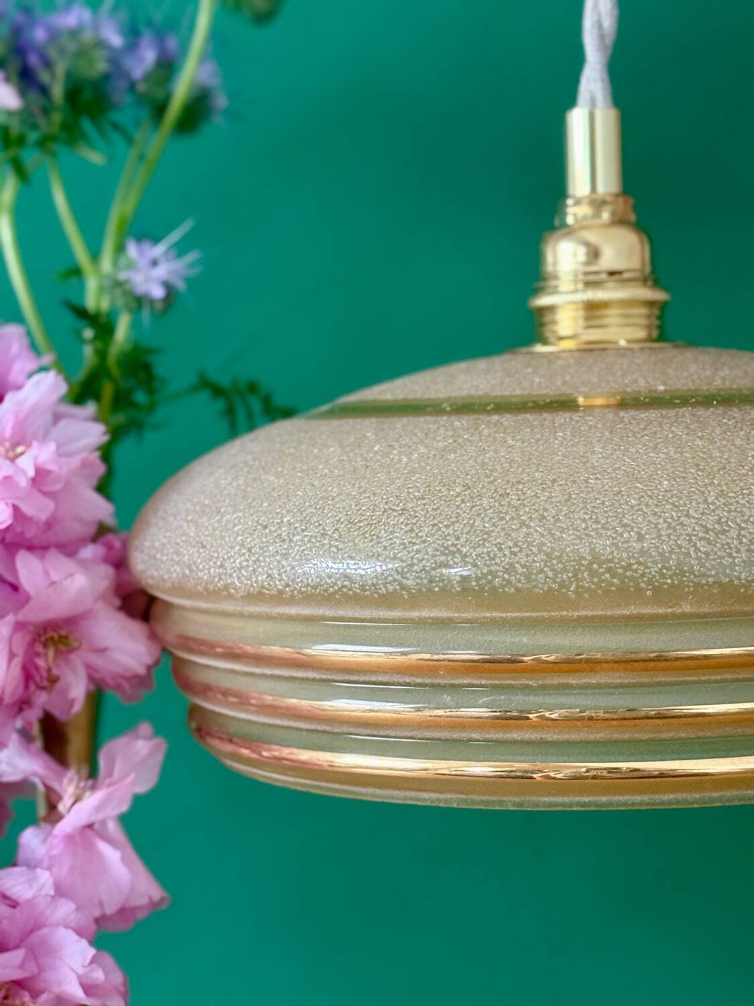 Suspension vintage lampshade in frosted yellow and gold glass