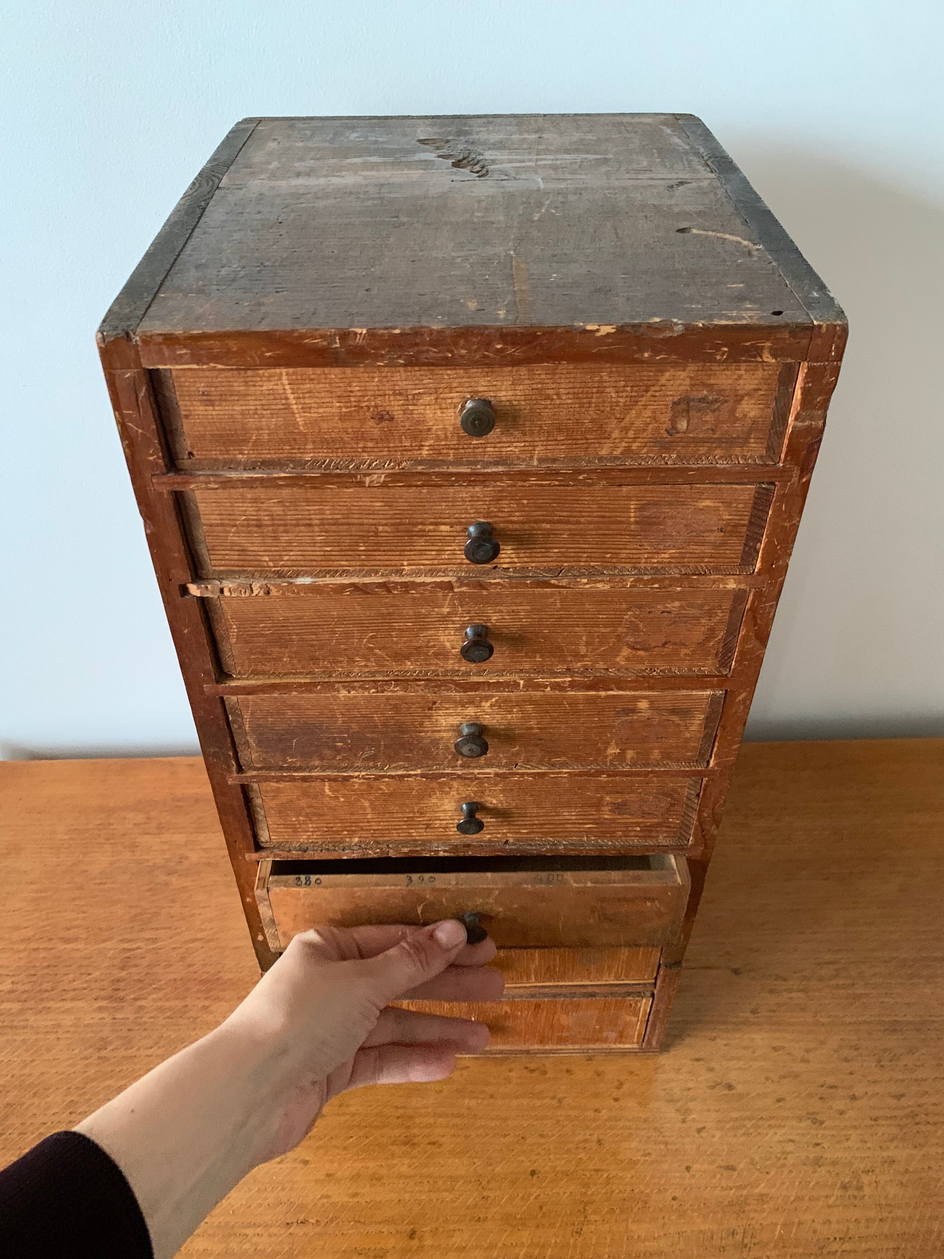 Meuble de métier ancien 48cm