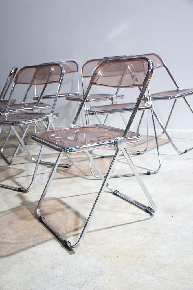 Set of eight pink Plia chairs by Giancarlo Piretti for Castelli