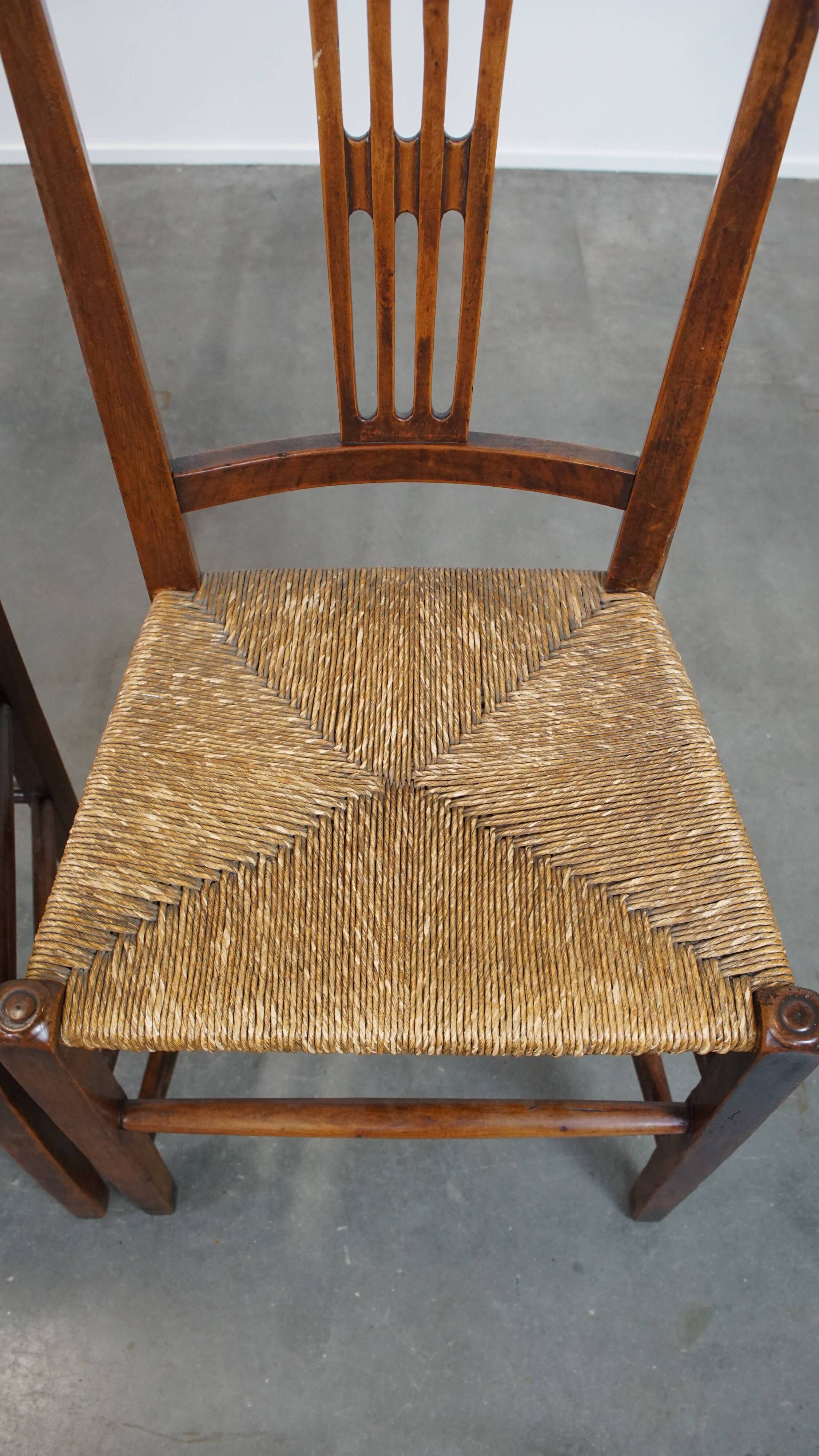 Lot de 4 chaises de salle à manger anglaises anciennes du XIXe siècle avec assises en osier
