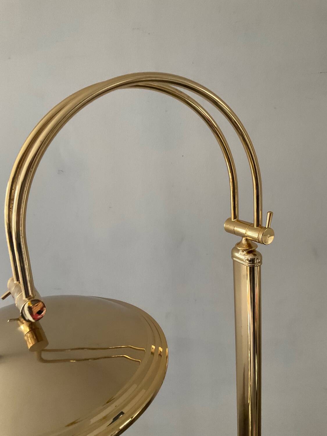 Articulated floor lamp from the 80s in gold metal