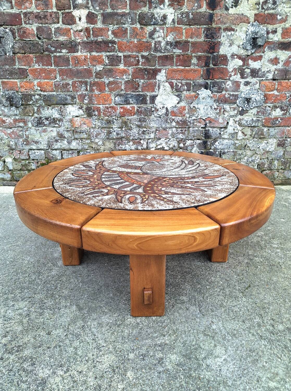 Table basse vintage en orme et céramique