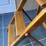 Ancien escabeau pliable peintre d’atelier à 4 marches en bois années 40